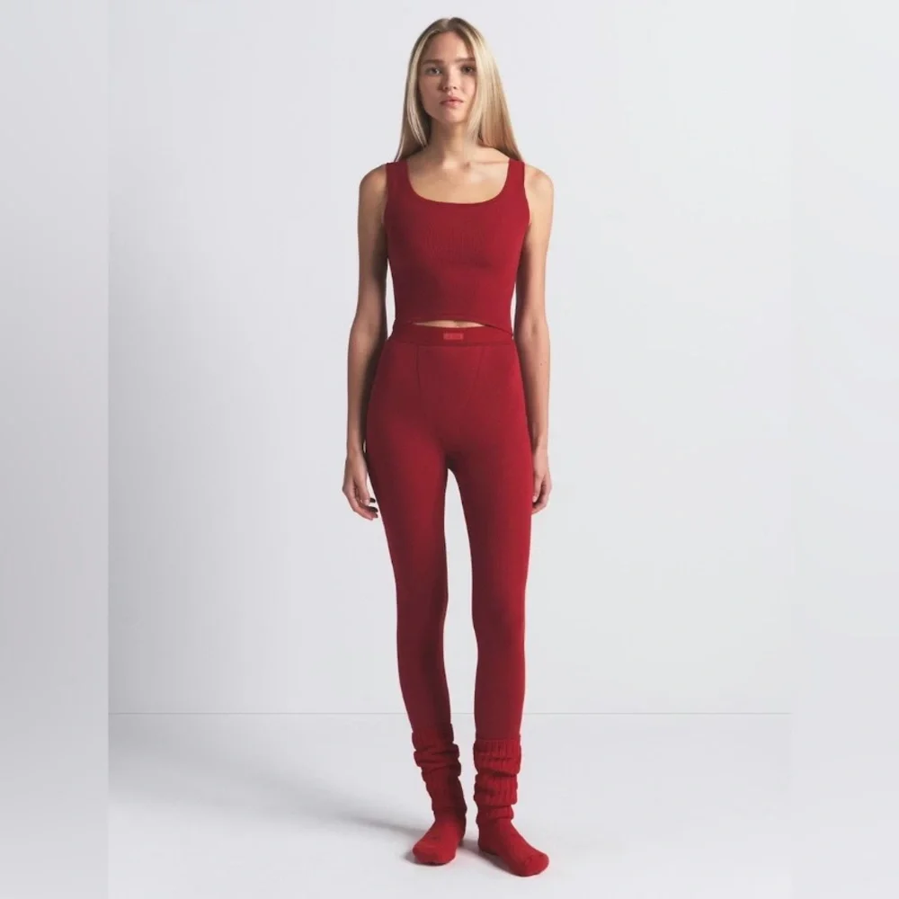 NWT SKIMS Cotton Rib Tank – Limited Edition “Brick” (M), R $38 – Sold Out Online - Picture 1 of 5